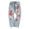 Dżinsy z czerwoną naszywką Chrome Hearts Dżinsy z czerwoną naszywką Chrome Hearts
