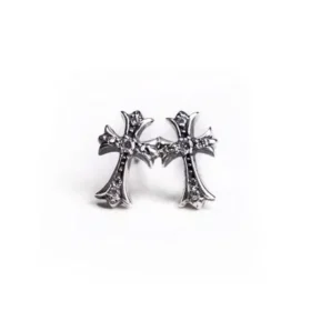 Kolczyki-sztyfty CH Cross Baby Fat z brylantami w pavé