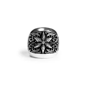 Pierścionek Chrome Hearts z owalną gwiazdą – klasyczny
