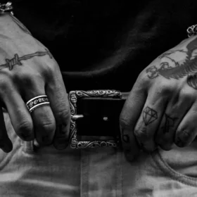 Pierścionek obrotowy „Fuck You”