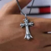 Wisiorek z podwójnym krzyżem